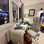 View 4 Panorama 85'tv Wifi 2 Gbs Netflix Hbo Skyshowmax *