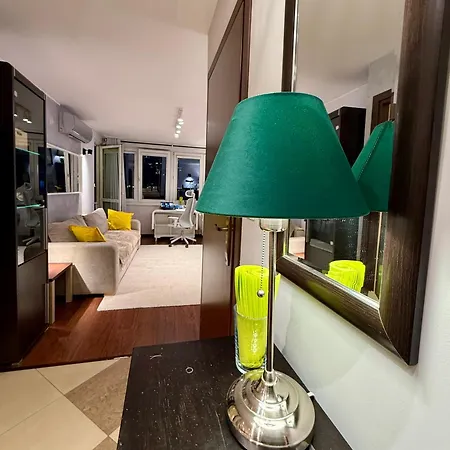 View 4 Panorama 85'tv Wifi 2 Gbs Netflix Hbo Skyshowmax Apartamento