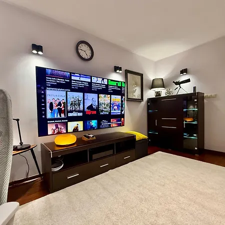 View 4 Panorama 85'tv Wifi 2 Gbs Netflix Hbo Skyshowmax * Warschau