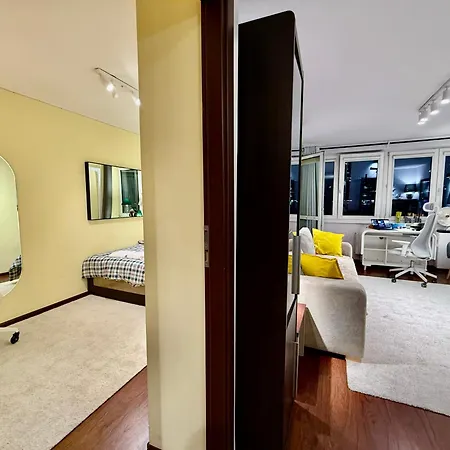 View 4 Panorama 85'tv Wifi 2 Gbs Netflix Hbo Skyshowmax