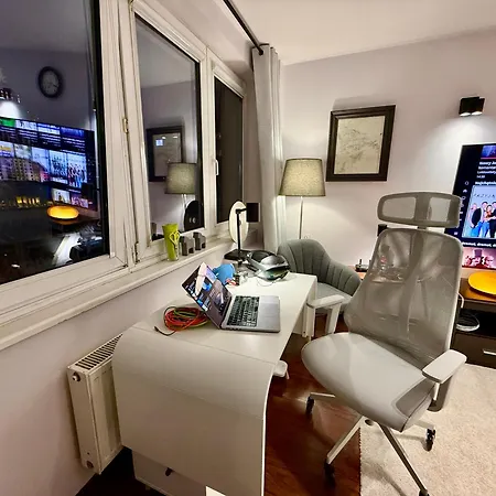 View 4 Panorama 85'tv Wifi 2 Gbs Netflix Hbo Skyshowmax *