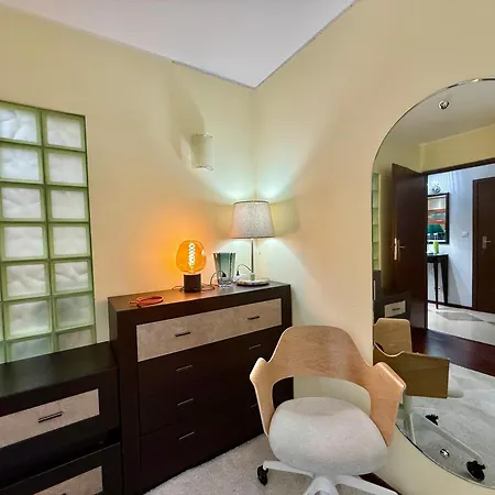 View 4 Panorama 85'tv Wifi 2 Gbs Netflix Hbo Skyshowmax Varsovia