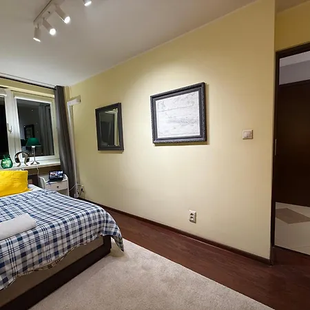 View 4 Panorama 85'tv Wifi 2 Gbs Netflix Hbo Skyshowmax Varsovie