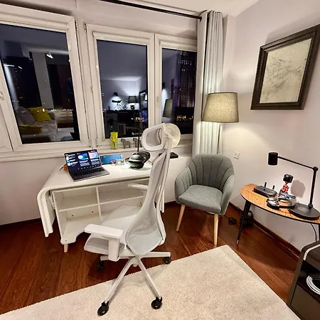 View 4 Panorama 85'tv Wifi 2 Gbs Netflix Hbo Skyshowmax Appartement *