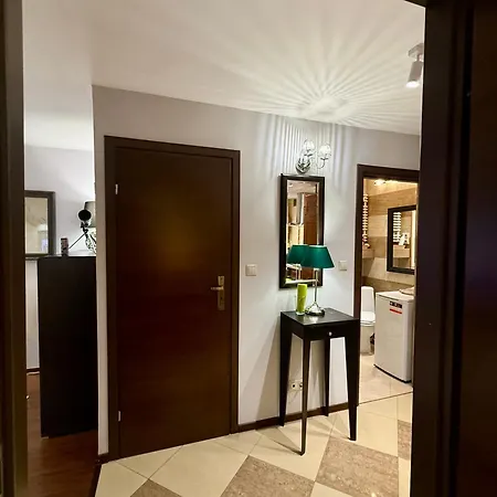 View 4 Panorama 85'tv Wifi 2 Gbs Netflix Hbo Skyshowmax Varsovie